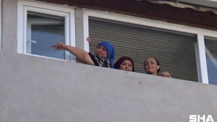 (ÖZEL) Mutfakta kilitli kalan 2 çocuk için itfaiye ekipleri seferber oldu