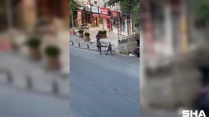 (Özel) Ümraniye'de iki yaşlı amcanın kavgası görenleri şaşkına çevirdi