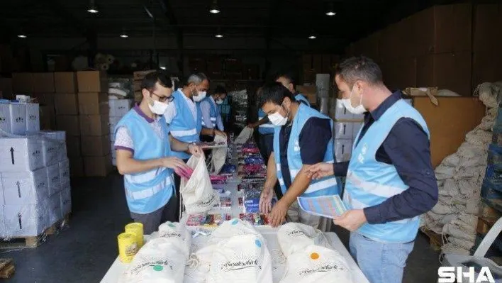 Öğrencilerin kırtasiye malzemeleri Başakşehir Belediyesi'nden