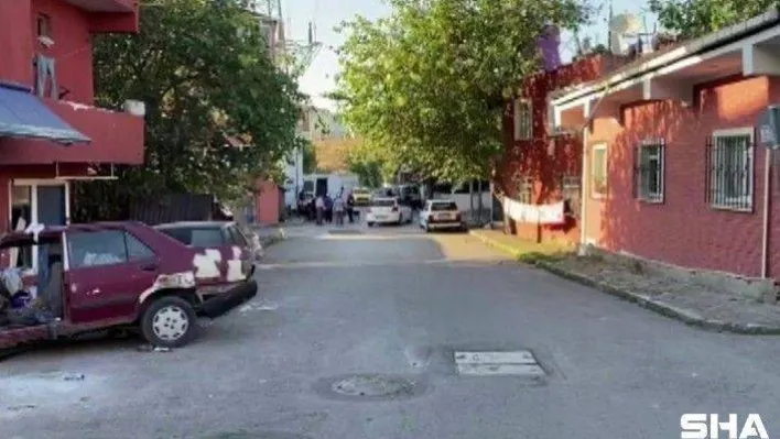 (Özel) Ataşehir'de oto tamirhanesine silahlı saldırıda baba ve oğlu yaralandı