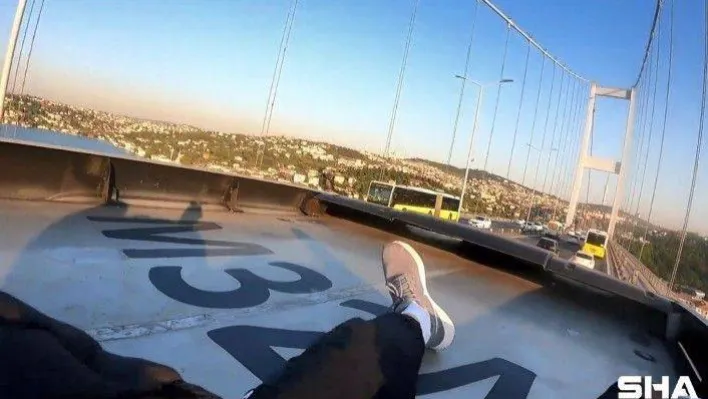 (Özel) Çılgın youtuber bu kez de Avrupa'dan Asya kıtasına metrobüsün üstünde geçti