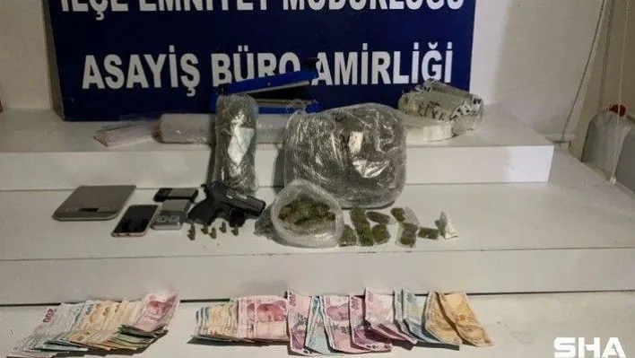 (Özel) İstanbul'da koltuk değnekli cezaevi firarisi kadın torbacı yakalandı