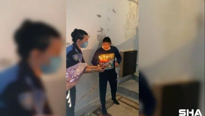 Sultanbeyli'de polisleri çok seven engelli gence polisten ziyaret