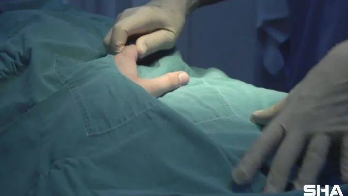 Türk Iron Man Tolga Özuygur, derisinin altına çip yerleştirdi