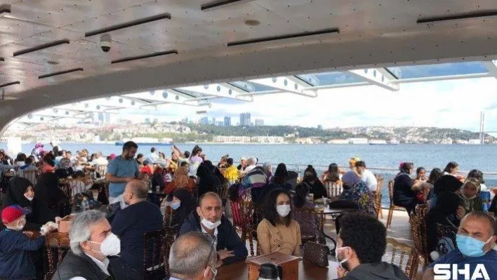 Üsküdar'da Çölyak hastalarına boğaz turu eşliğinde glütensiz aşure ikramı