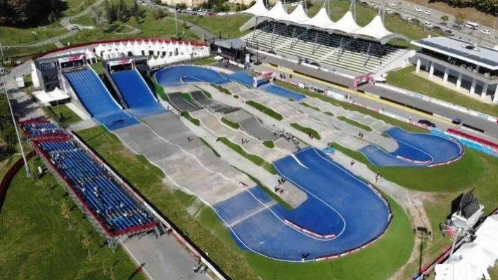 150 sporcu şampiyon olmak için pedal çevirmeye başladı