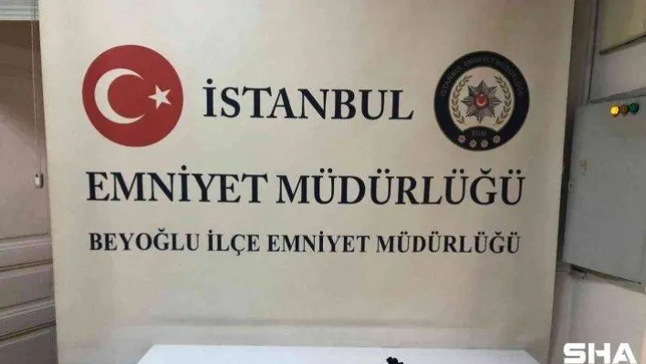Beyoğlu'nda molozların arasında otomatik silah MP5 bulundu