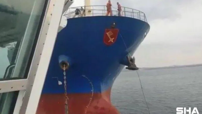 Çanakkale Boğazı'nda makine arızası veren gemi demirletildi