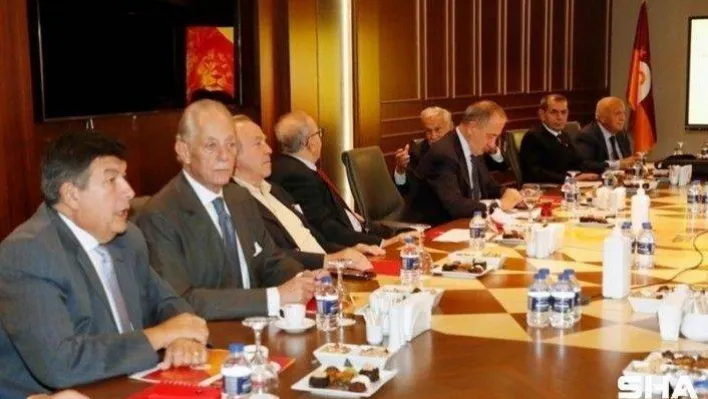 Galatasaray Yüksek İstişare Kurulu ilk kez toplandı