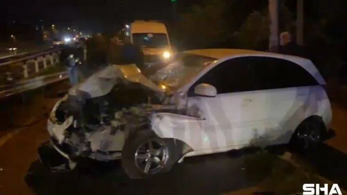 Gemlik'te zincirleme kaza: Araçlardan biri evin duvarına çarptı