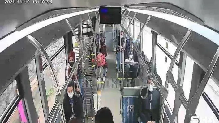 Görme engelli yolcuya sürücüden örnek davranış