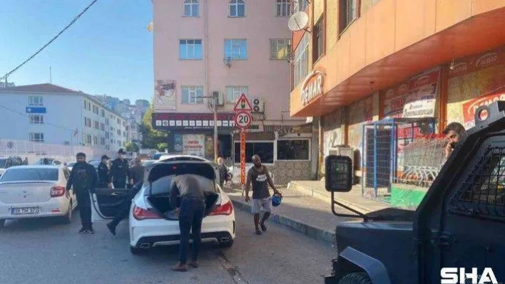 Kağıthane polisinden dar alan uygulaması