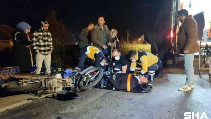 Sakarya'da otomobil ile motosiklet çarpıştı: 2 yaralı