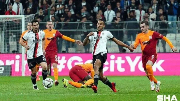 Süper Lig: Beşiktaş: 1 - Galatasaray: 1 (İlk yarı)