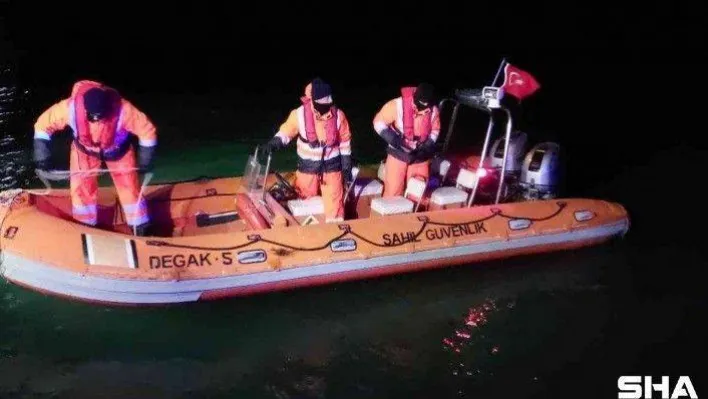 Tekirdağ'da alabora olan bottaki kayıp şahsı arama çalışmaları sürüyor