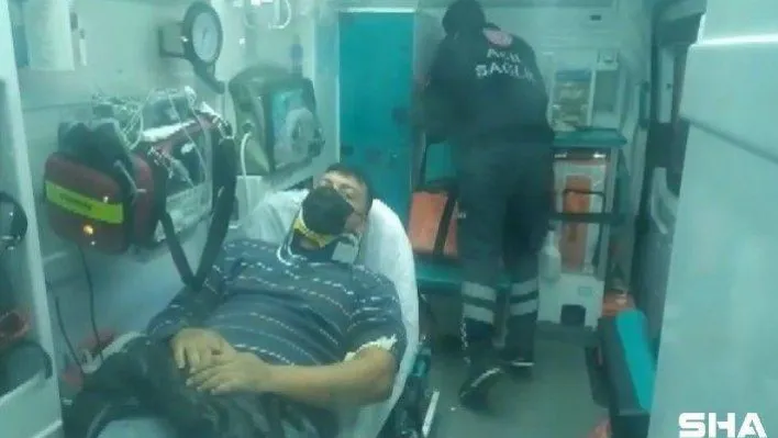 TEM Otoyolu'nda hafif ticari araç kamyonete arkadan çarptı: 4 yaralı