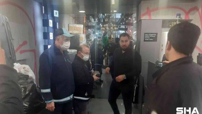 Temizlik görevlisinden örnek davranış, içi para dolu çantayı polise teslim etti