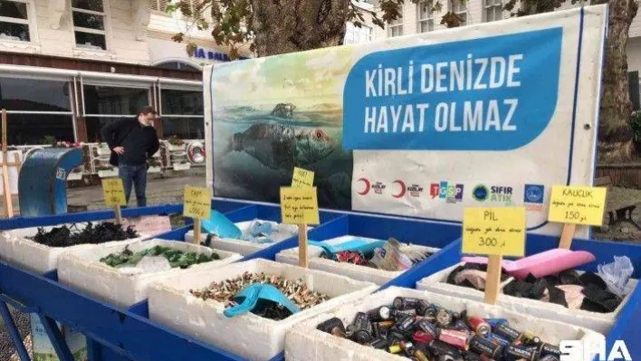 Üsküdar'da dalgıçlar tarafından su altı temizliği yapıldı