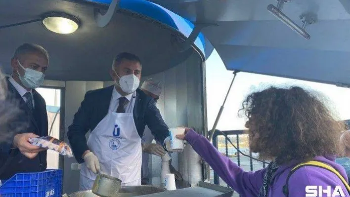 Üsküdar'da sıcak çorba ikramı başladı