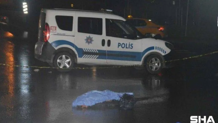 Yemek yemek için yolun karşısına geçmek istediler, canlarından oldular