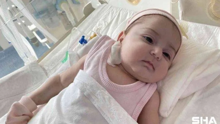 2 aylık Ecrin bebeğe hayat veren 'kalp' ameliyatı