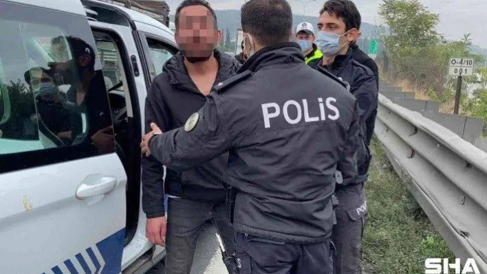 Alkollü sürücü TEM'de bariyere çaptığı kazadan yara almadan kurtuldu