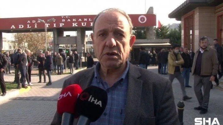 Bağcılar'da öldürülen 3 kişinin ailesinin Adli Tıp Kurumu önündeki bekleyişi sürüyor