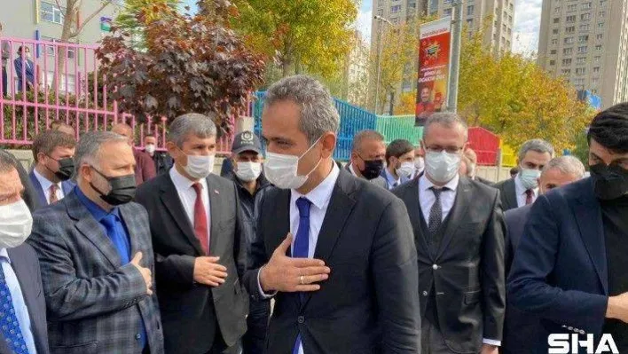 Bakan Özer, 'Tüm önlemleri alarak bazen önlemleri revize ederek yüz yüze eğitime devam etme kararlılığı içerisindeyiz'