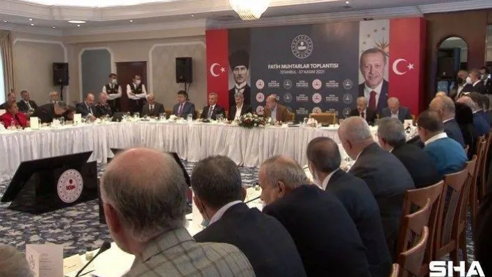 Bakan Soylu, Fatih'te muhtarlarla bir araya geldi