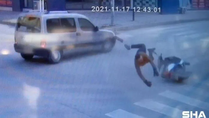 Bursa'da kaza yapan bisiklet sürücüsünün havalandığı anlar kamerada