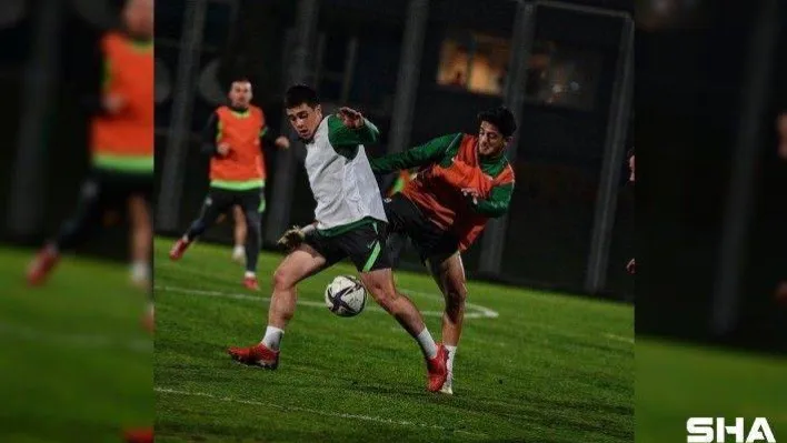 Bursaspor 4 eksikle İstanbulspor maçı hazırlıklarına devam etti