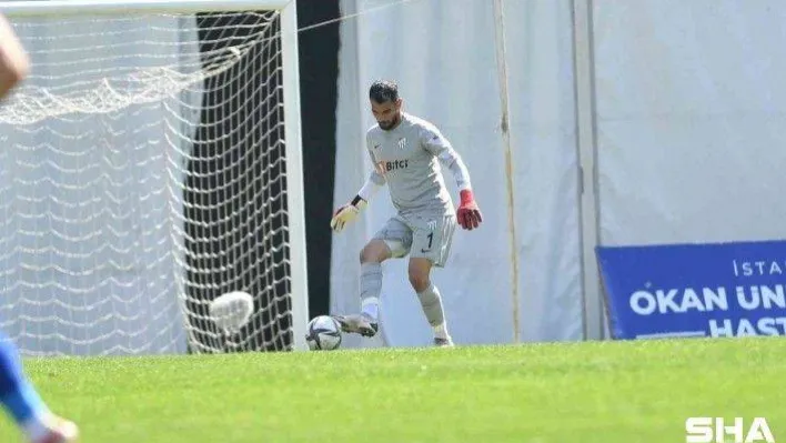 Bursaspor genç kalecisi Canberk Yurdakul'un sözleşmesini 3 yıl uzattı