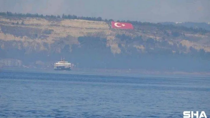 Çanakkale Boğazı sis nedeniyle gemi trafiğine kapalı