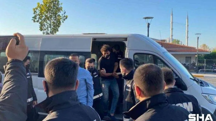 Çiftlikbank davasının 2 numaralı sanığı Fatih Aydın sağlık kontrolü için Kartal'da hastaneye getirildi.