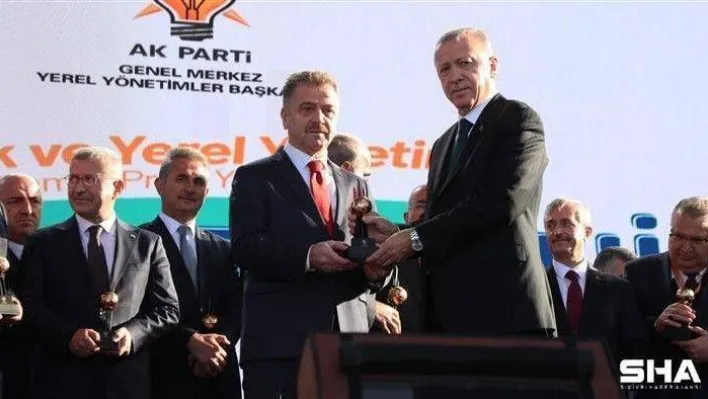 Cumhurbaşkanı Erdoğan'dan Başkan Usta'ya bir ödül daha