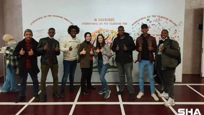 Farklı milletlerden öğrenciler Dünya Hoşgörü Günü'nde bir araya geldi