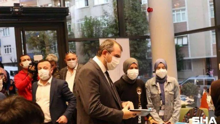 Güngören Belediyesi üniversite öğrencilerinin hesabına biner lira burs yatırdı