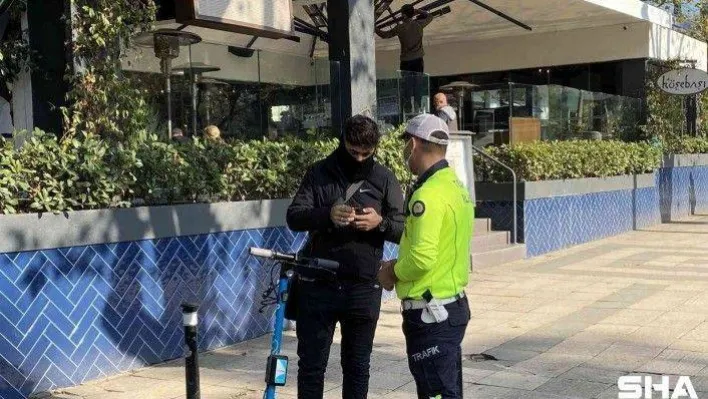 Kadıköy'de elektrikli scooter ve motosiklet denetimi gerçekleştirildi