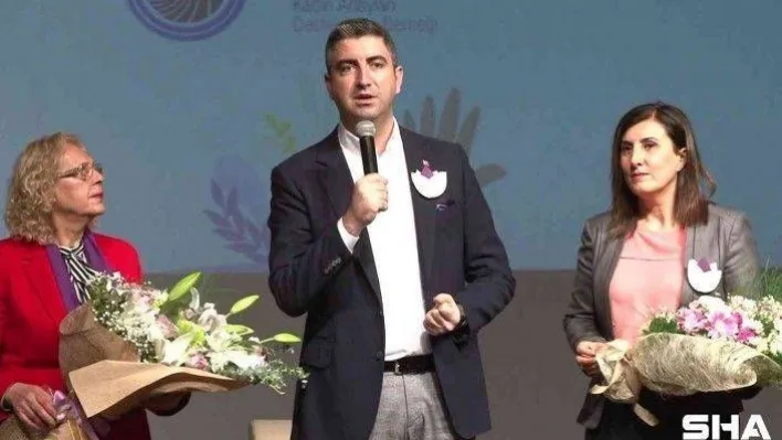 Kartal'da kadına yönelik şiddetle mücadele paneli düzenlendi