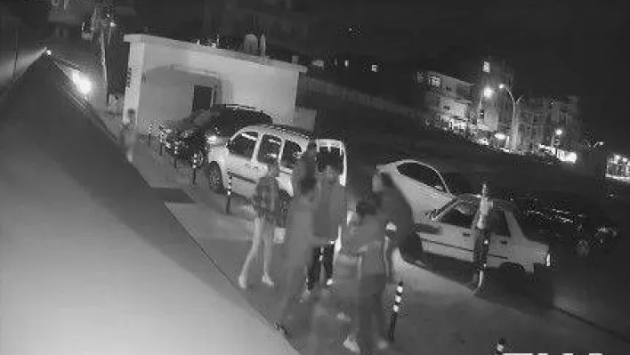 Kocaeli'de 1 kişinin öldüğü 3 kişinin yaralandığı bıçaklı kavga kamerada