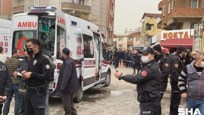 Kocaeli'de inşaat iskelesi çöktü, altında kalanlar var