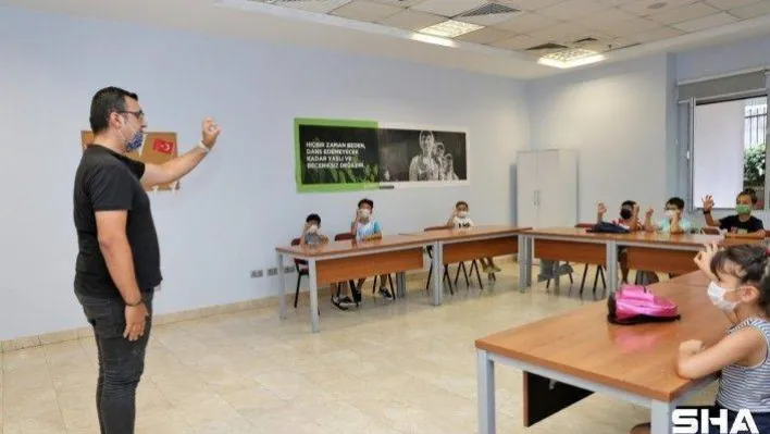 Küçükçekmece'de ücretsiz sanat ve meslek edindirme kurslarında yeni dönem başladı