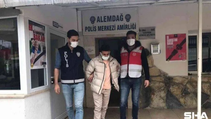 Maltepe'de düğün konvoyunda silahlı, çakarlı maganda kamerada