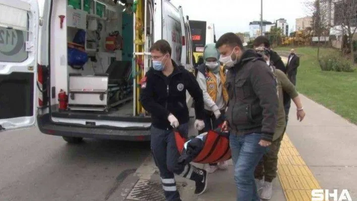 Maltepe'de İETT otobüsünde fenalaşan kadını şoförün dikkati kurtardı