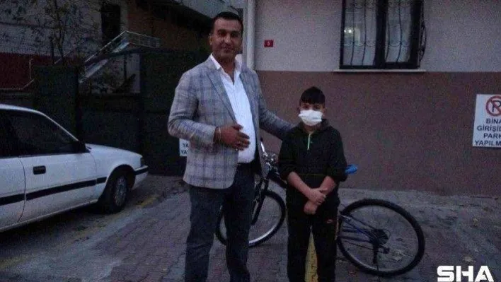 Pendik'te bisikleti çalınan çocuğa hayırsever vatandaştan bisiklet hediyesi