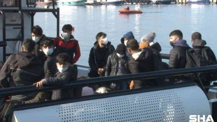 Şile açıklarında bir teknede 40 kaçak göçmen yakalandı