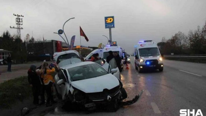 Sis nedeniyle meydana gelen kazada 1'i çocuk 5 kişi yaralandı