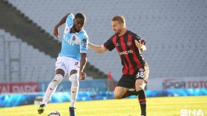 Spor Toto Süper Lig: Fatih Karagümrük: 0 - Trabzonspor: 1 (İlk yarı)