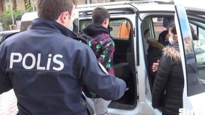 Sultangazi'de öğrencileri bıçakla gasp eden 3 çocuk yakalandı