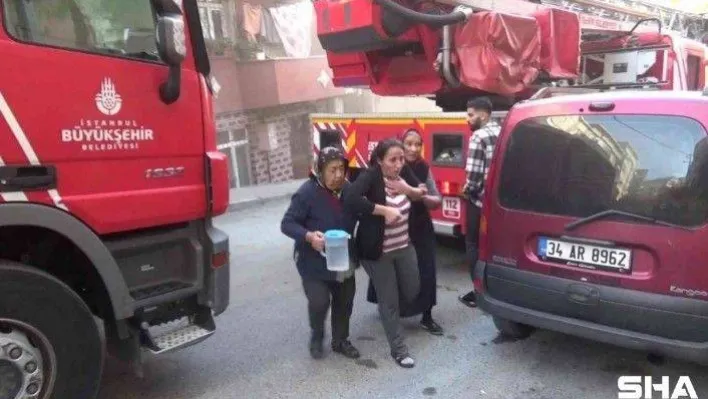 Sultangazi'de yangın paniği: 2 kişi dumandan etkilendi